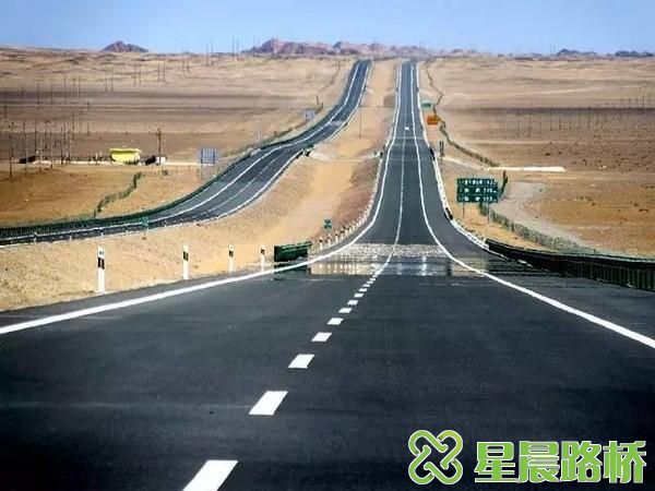 穿越世界最长沙漠公路—京新高速(图1)